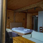 Bed & Breakfast Skela E Pirgut 3*