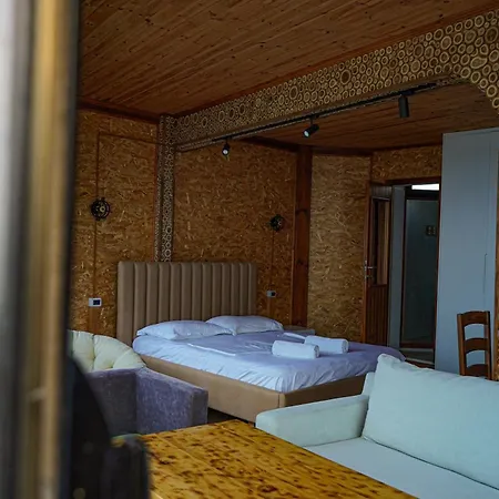 فندق مبيت وإفطار Skela E Pirgut *