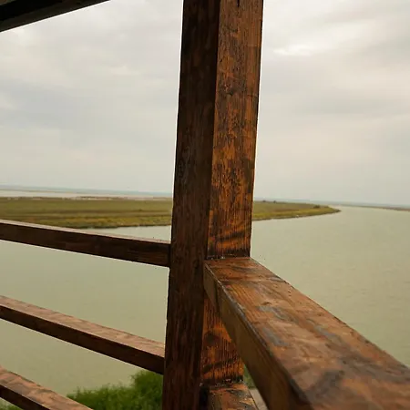 فندق مبيت وإفطار Skela E Pirgut *