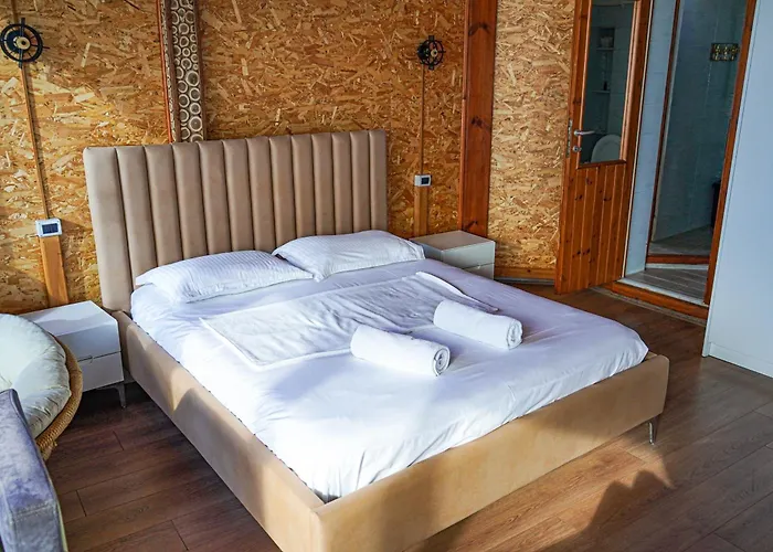 Bed & Breakfast Skela E Pirgut *