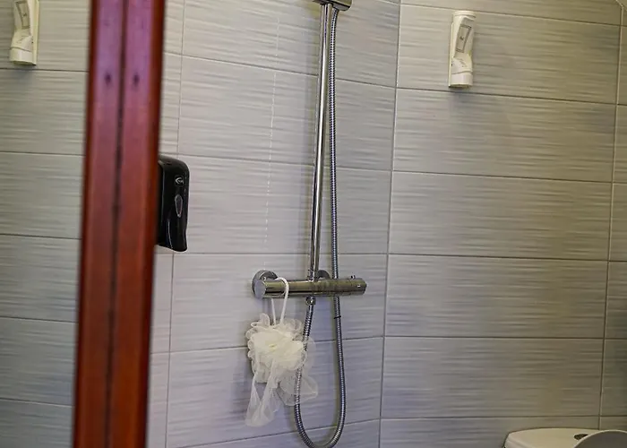 Skela E Pirgut Nocleg ze śniadaniem *