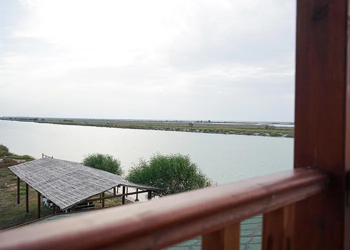 Skela E Pirgut Bed & Breakfast Divjake